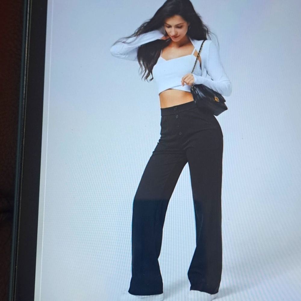 SMALL.  HALARA  BUTTON STRAIGHT  LEG  PANT